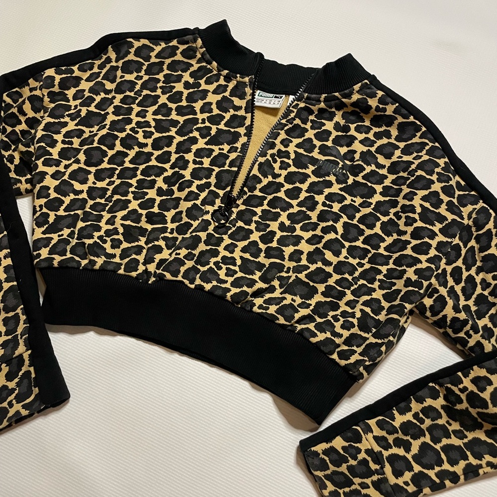 Puma Leopard Print cropped banded Sweatshirt  quarter zip - women’s XS